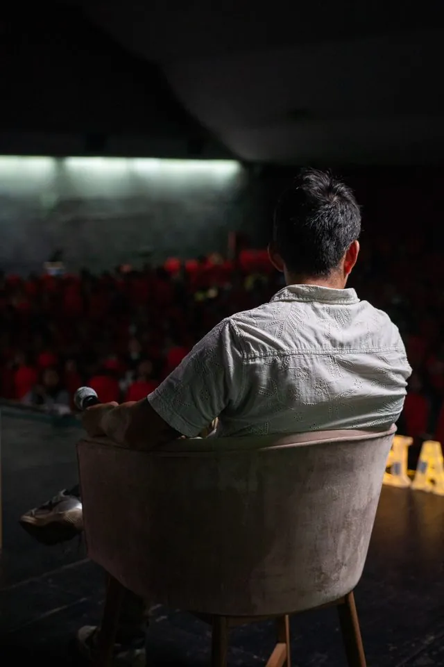 Vista desde el escenario hacia el público del congreso